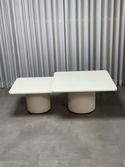 סט שולחנות סלון מעוצבים דגם LENU עשוי עץ בשילוב רגל סטריפים-שמנת