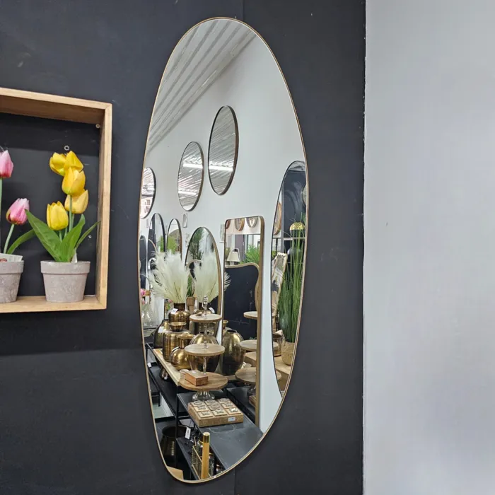 מראה אמורפית מעוצבת דגם NANO מסגרת מתכת זהב דקה- מידות לבחירה