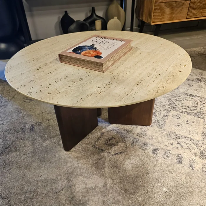 שולחן סלון מעוצב דגם MARTIN פלטה פורצלן טרוורטין רגל עץ אגוז