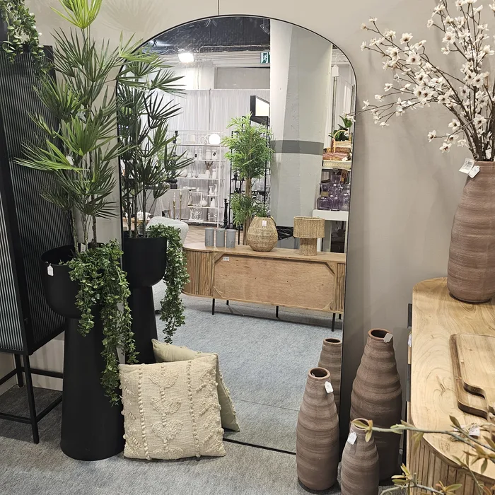 מראה מעוצבת דגם LUXURY קשת רחבה מסגרת מתכת שחורה-מידה לבחירה