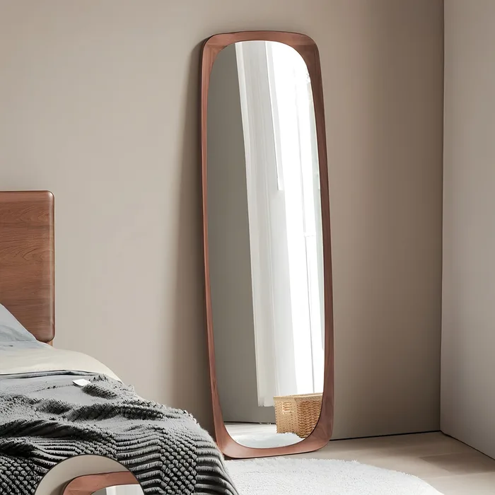 מראה מעוצבת דגם BOLD - עץ אגוז