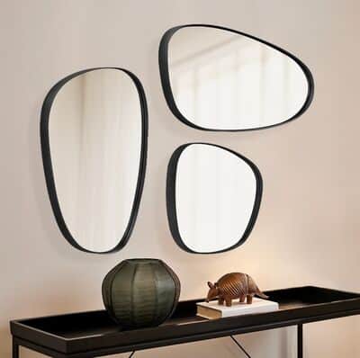 מראות אמורפיות מעוצבות DYLAN מסגרת מתכת שחורה-מבחר מידות לבחירה