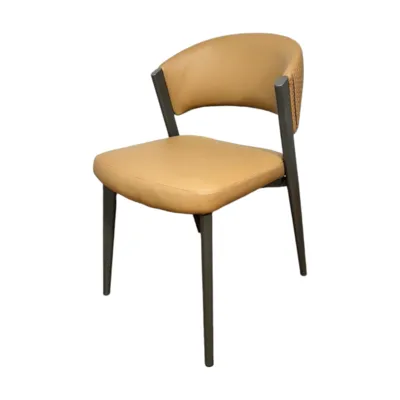 כסא אוכל מעוצב דגם CALI דמוי עור קאמל