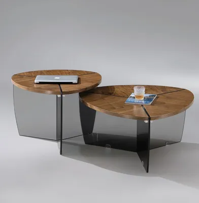 זוג שולחנות סלון מעוצבים דגם SALI עץ בגוון אגוז בשילוב רגל זכוכית מושחרת