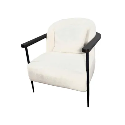 כורסא מעוצבת דגם MARI בד בוקלה גוון לבן בשילוב ידיות עץ