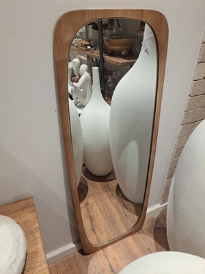 מראה מעוצבת דגם NORDI מסגרת עץ טבעי - מידות לבחירה