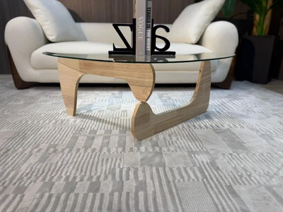 שולחן סלון מעוצב דגם STORM פלטת זכוכית בשילוב רגל עץ טבעי