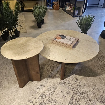 שולחנות סלון מעוצבים דגם MARTIN פלטה פורצלן טרוורטין רגל עץ אגוז