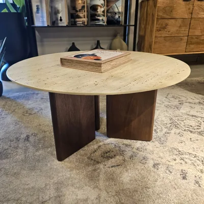 שולחן סלון מעוצב דגם MARTIN פלטה פורצלן טרוורטין רגל עץ אגוז