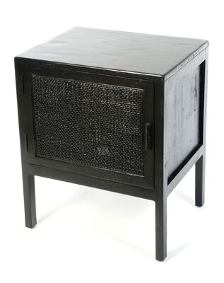 שידה צד מעוצבת דגם OSHER עץ מלא גוון שחור דלת ראטן