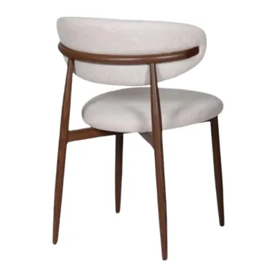 כסא אוכל מעוצב דגם LEE בד אריג גוון בז' בשילוב רגל אגוז