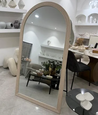 מראה מעוצבת דגם SHAYNA גוון טרוורטין בז'